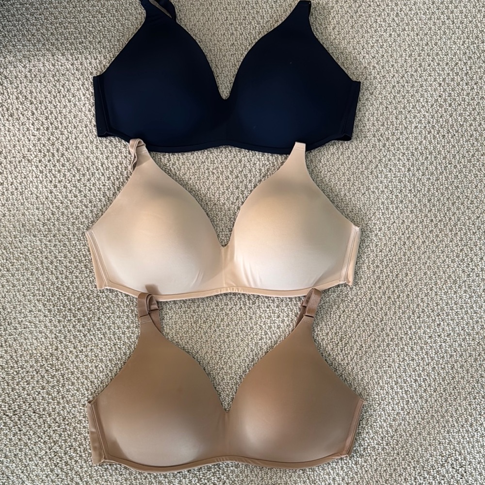 NWOT Set of 3  Soma Cream and Blue Bras with Molded Cups and Adjustable Straps